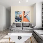 Miku Apartment-modernly Designed Downtown * 티라나