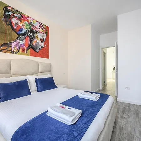 Miku Apartment-modernly Designed Downtown דירה טיראנה