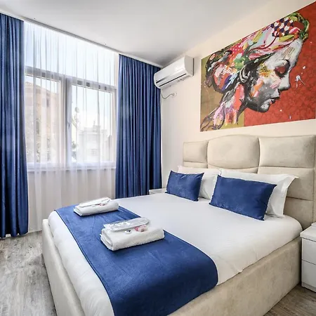 Miku Apartment-modernly Designed Downtown Apartment Tirana