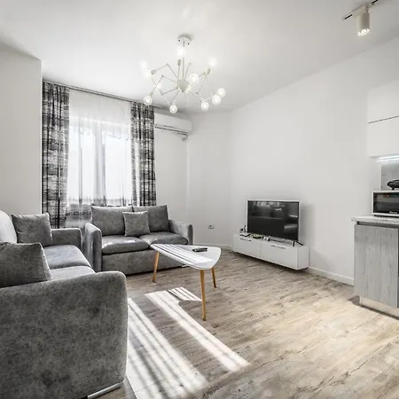 Miku Apartment-modernly Designed Downtown טיראנה