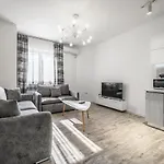 Miku Apartment-modernly Designed Downtown Tirana
