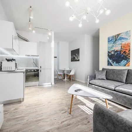 Miku Apartment-modernly Designed Downtown Tirana