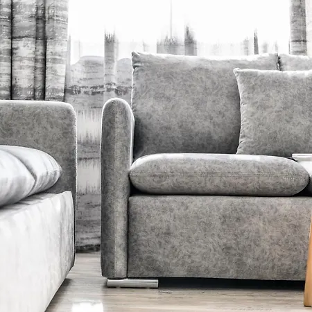Miku Apartment-modernly Designed Downtown * تيرانا