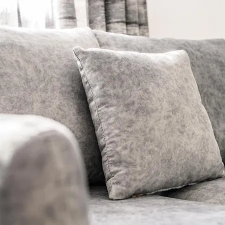 Miku Apartment-modernly Designed Downtown * تيرانا