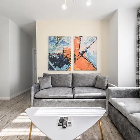 Miku Apartment-modernly Designed Downtown * Tirana