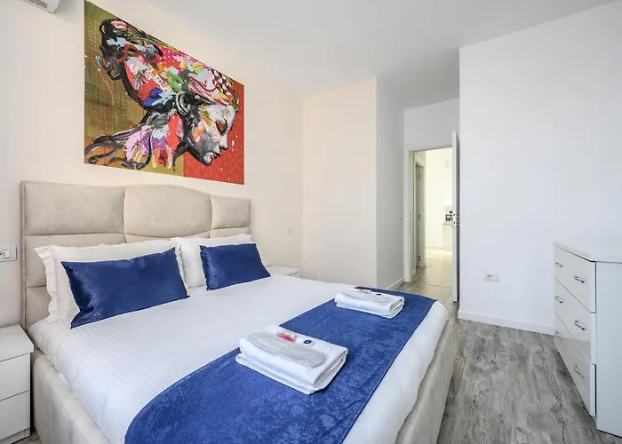 Miku Apartment-modernly Designed Downtown 公寓 地拉那