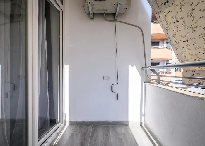 Miku Apartment-modernly Designed Downtown شقة تيرانا