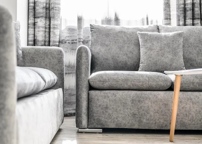 Miku Apartment-modernly Designed Downtown * تيرانا