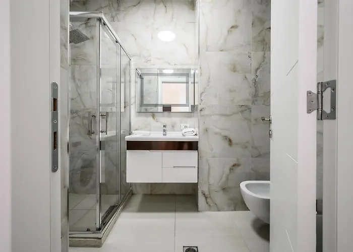 شقة Miku Apartment-modernly Designed Downtown