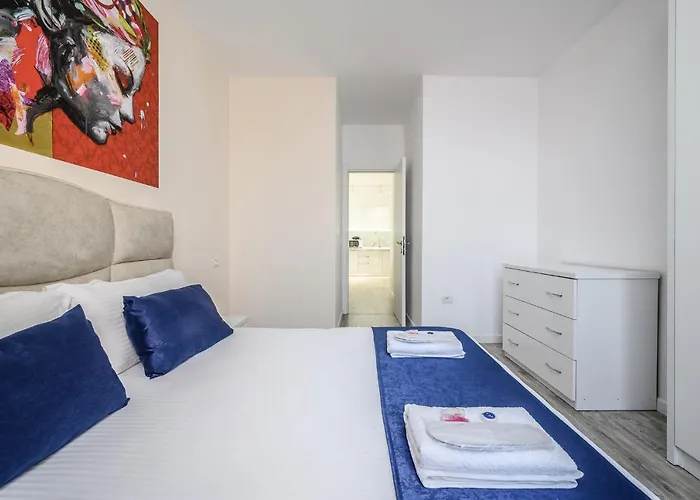 Miku Apartment-modernly Designed Downtown شقة